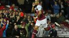 West Ham salva Mourinho da linha de água