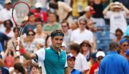 Federer "destroça" Leonardo Mayer em três sets