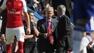Wenger nem olhou para Mourinho...