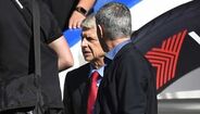 Wenger nem olhou para Mourinho...