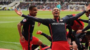 Chelsea garante Hector mas cede-o ao Reading