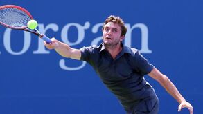 Gilles Simon surpreendido na primeira ronda