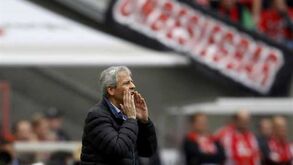 Lucien Favre demite-se do Borussia Moenchengladbach