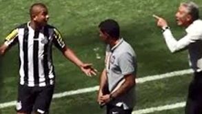 Árbitro do Corinthians-Santos expulsa jogador por engano