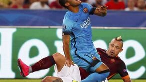 Rafinha já foi operado e vai ficar 6 meses de fora