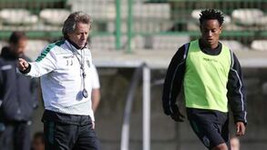 Carrillo mantém lugar no grupo