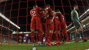 Liverpool precisou dos penáltis para eliminar equipa da 4.ª Divisão