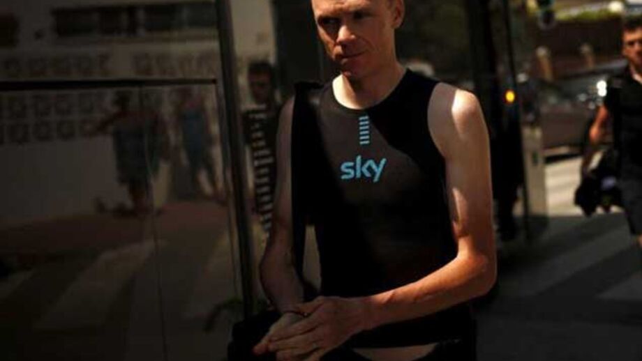 Froome forçado a abandonar prova