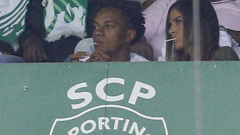 Adeptos vaiam Carrillo