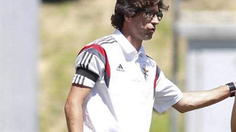 Benfica bate Sacavenense por 4-0