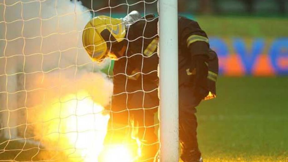 Mika alvo da ira leonina