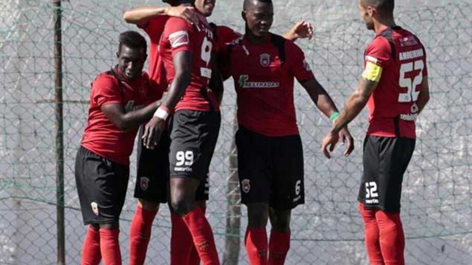 V. Guimarães B-Penafiel, 2-3: Durienses voltam a vencer