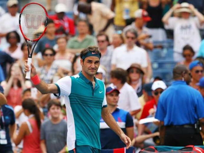 Federer 'destroça' Leonardo Mayer em três sets