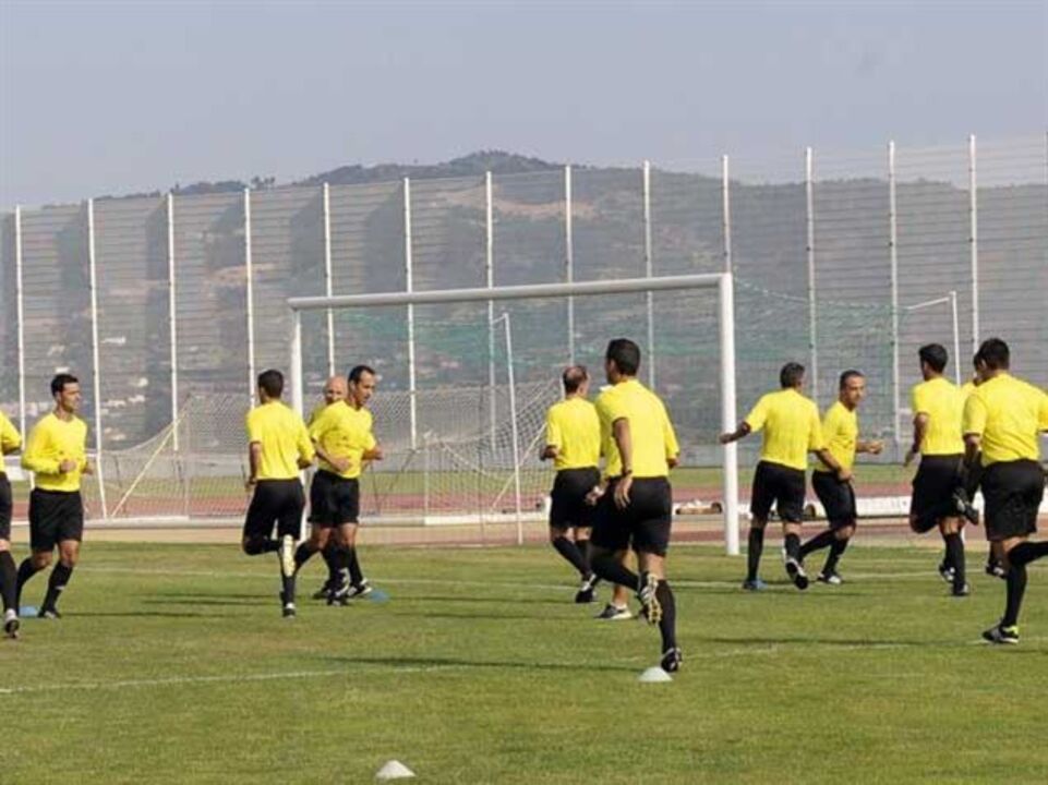 Árbitros podem aceitar ofertas até 183 euros