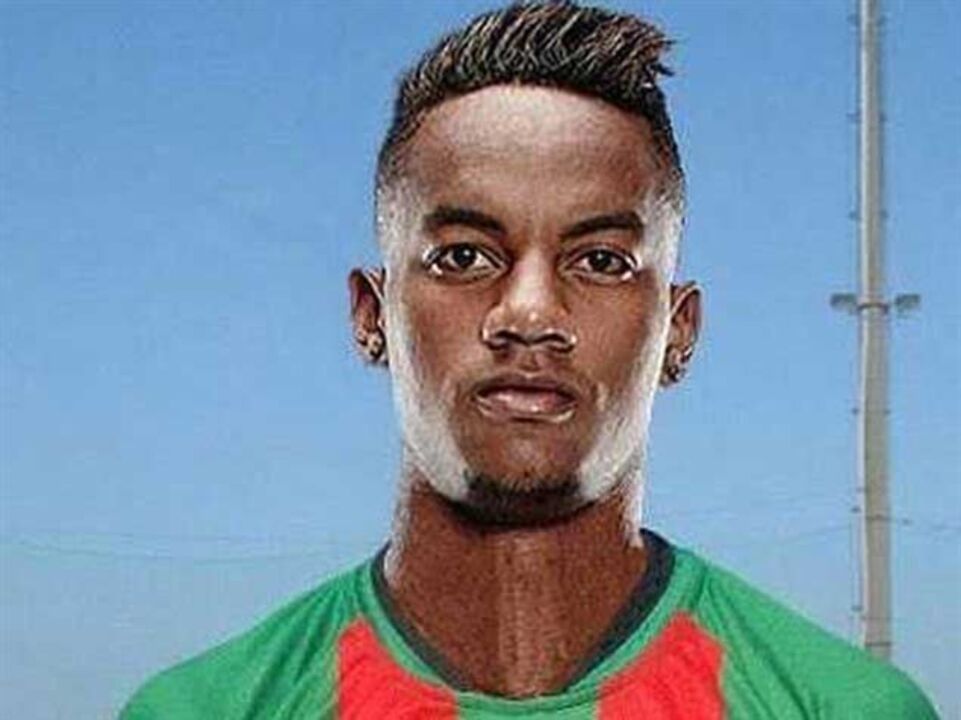 Cucujães "anuncia" Carrillo