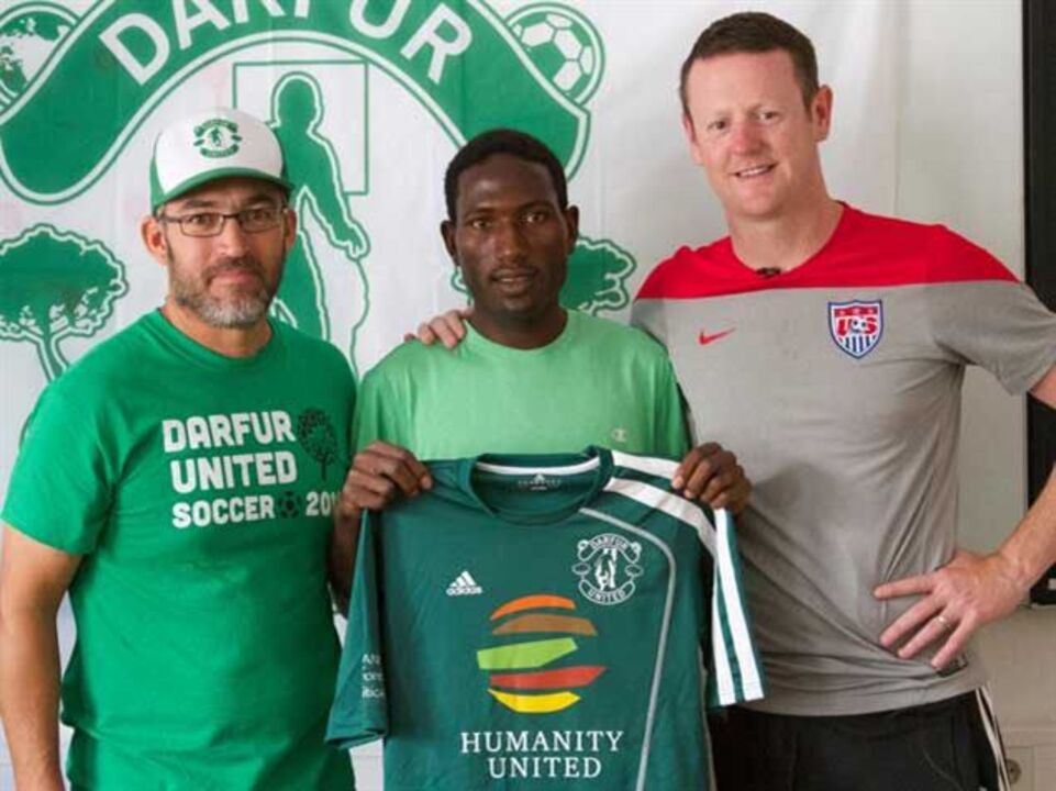 Gabriel Stauring: «Futebol está a ajudar mas não chega»