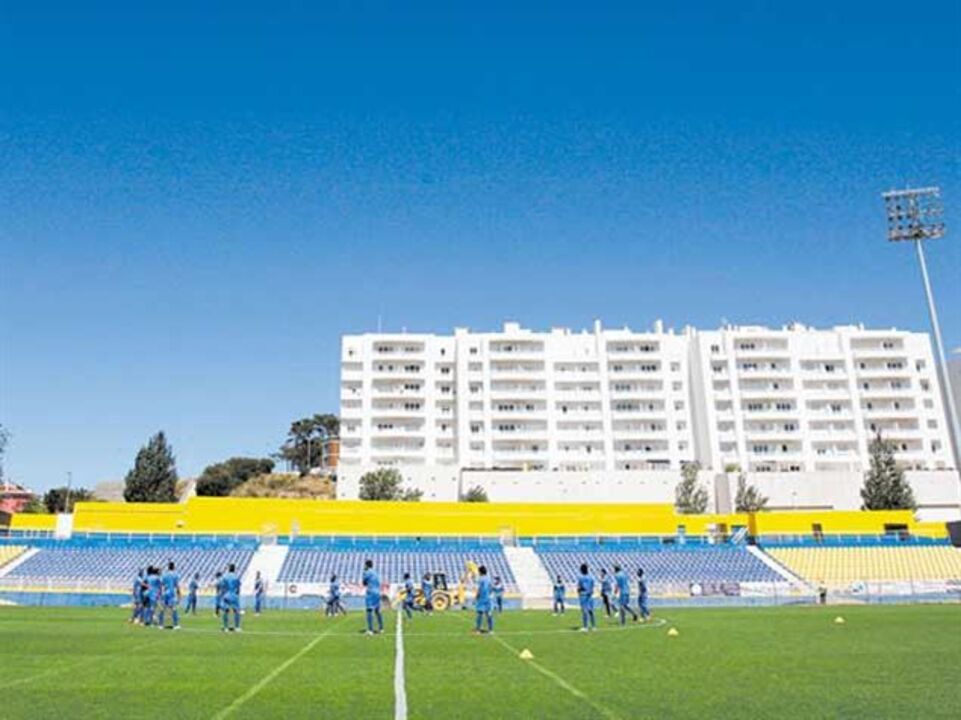 Sporting desloca-se sexta-feira à Amoreira