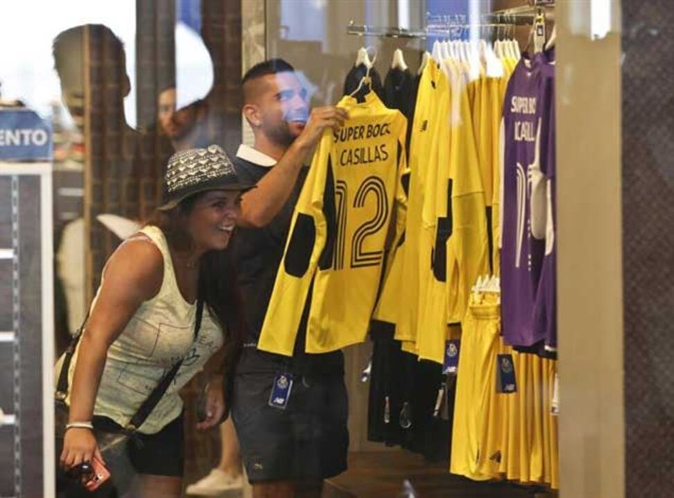 Vendas de camisolas de Casillas já superou o previsto para um ano