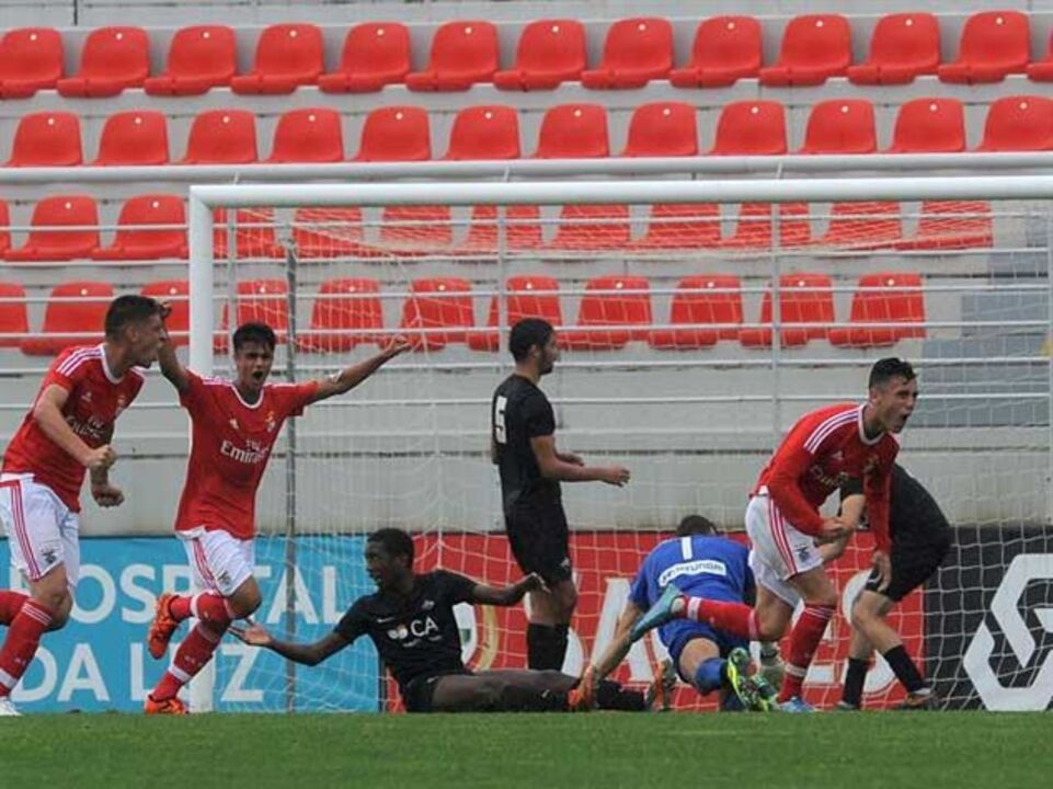 Reviravolta benfiquista à beira do fim