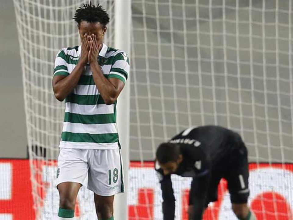 José Velásquez: «Dirigentes deviam manter Carrillo»