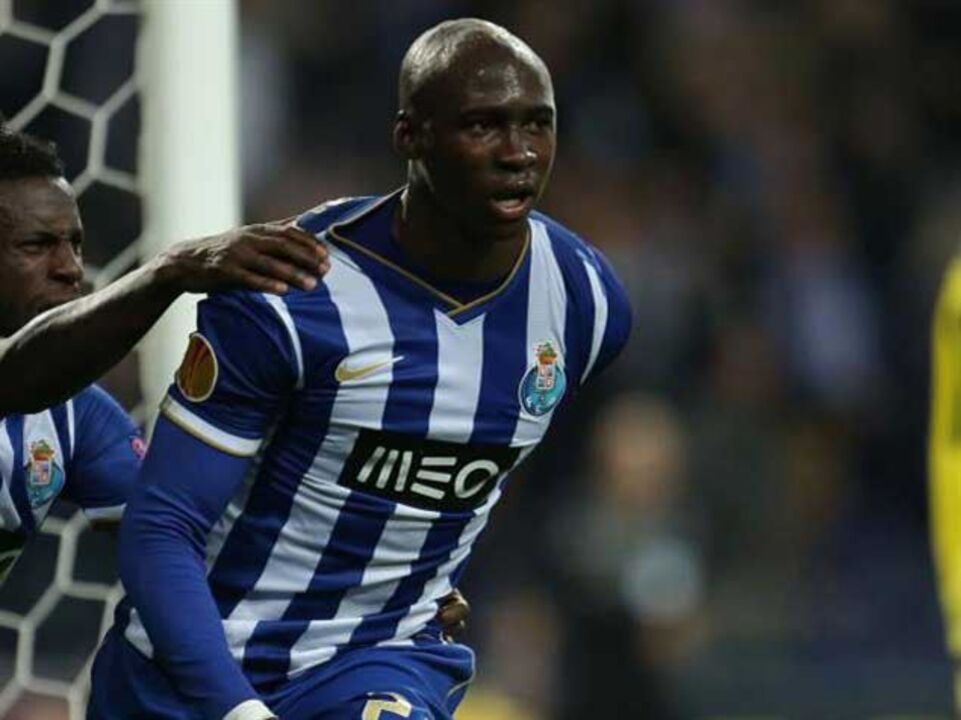 FIFA investiga transferência de Mangala para Inglaterra