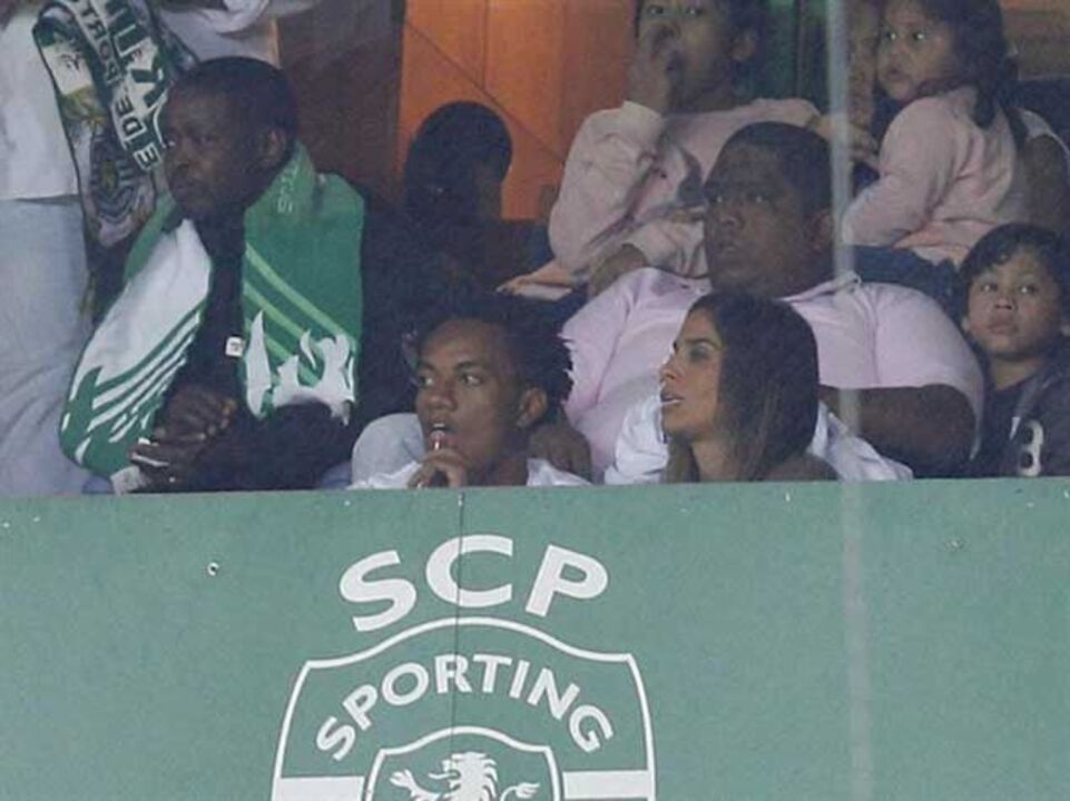 Despedimento de Carrillo fora de hipótese