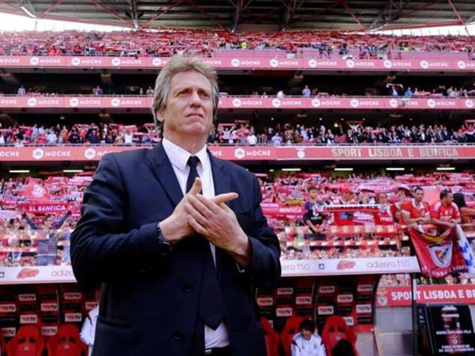 Águias pedem um euro por cada adepto a Jesus