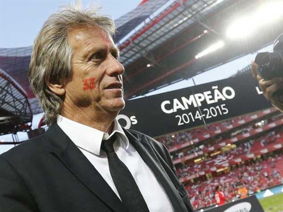 Águias pagavam 330.334 euros por mês a Jorge Jesus