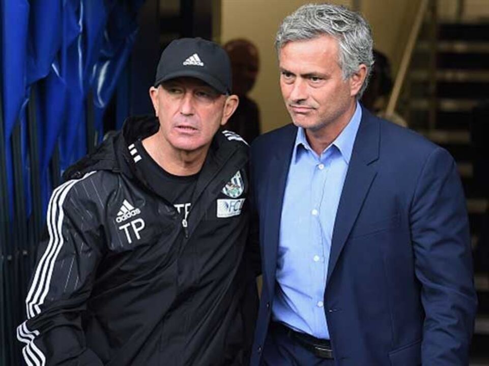 Tony Pulis quer saber para onde vão as 50 mil libras da multa de Mourinho