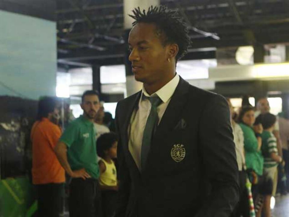 Carrillo entregou defesa à nota de culpa 