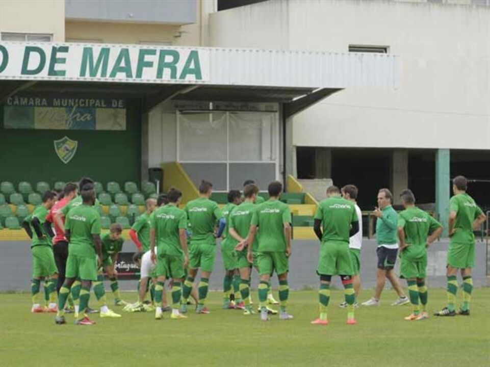 Mafra e Torreense empatam em jogo particular