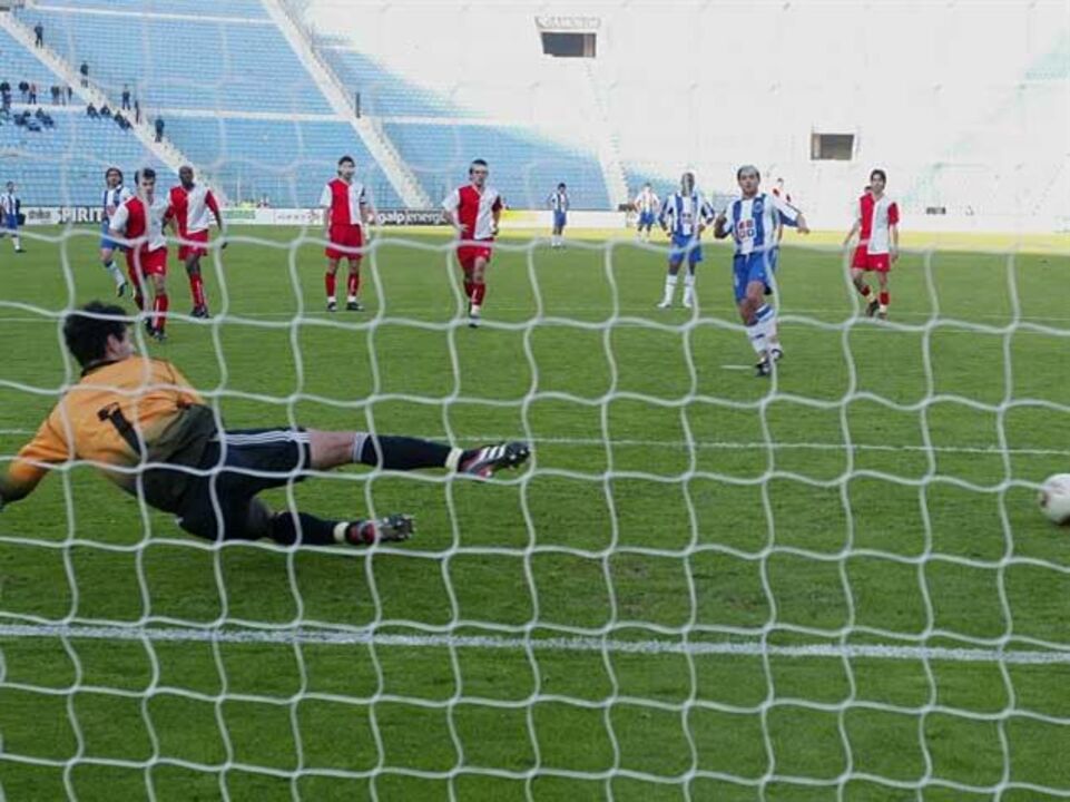 Nuno Espírito Santo fez questão de oferecer a camisola
