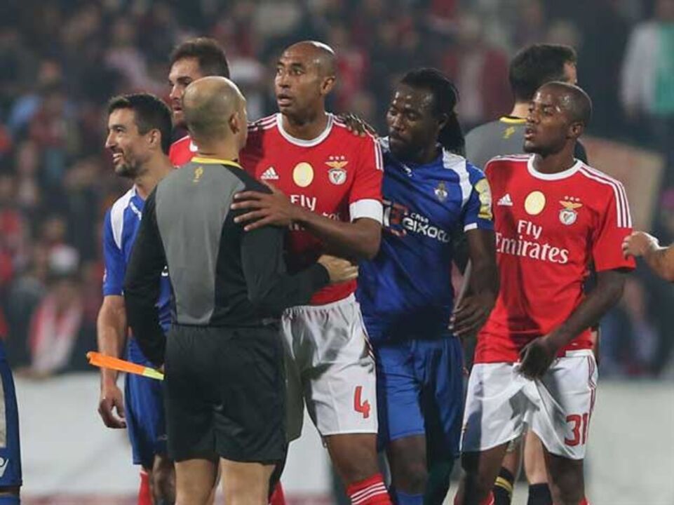 Luisão ficou zangado com Dedé