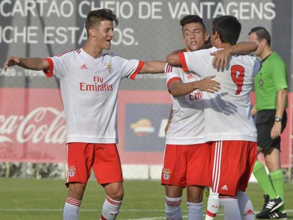 Benfica vence na visita à Madeira