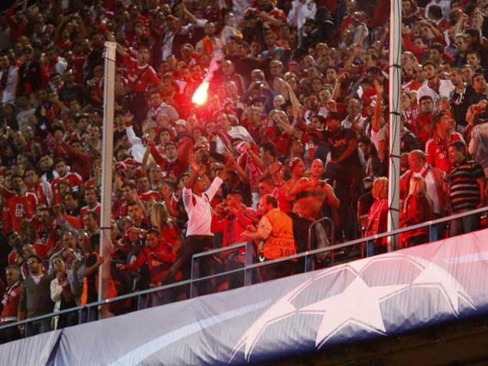 Águias poderam não pedir bilhetes para jogos da UEFA realizados fora