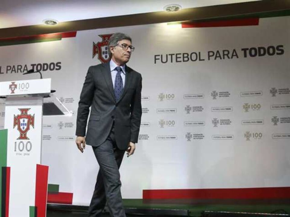 Vítor Pereira diz que não tinha conhecimento das ofertas do Benfica