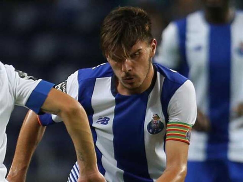 Rúben Neves é o mais jovem capitão da história da Liga dos Campeões