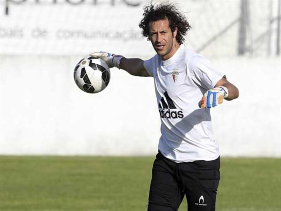 Carlos tem propostas de Benfica e Kabuscorp