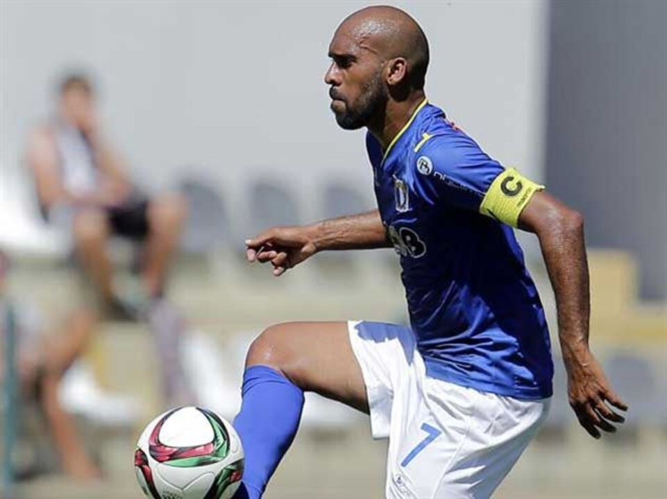 Famalicão-Farense, 2-1: Regresso às vitórias com golo relâmpago