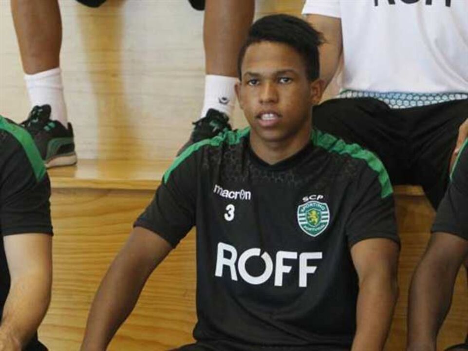 Sportinguista Edgar Varela operado de urgência