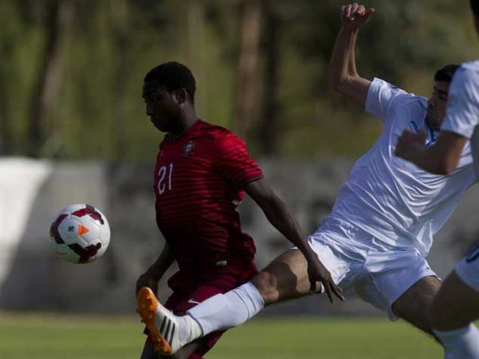 Janio Bikel na mira de Benfica e FC Porto