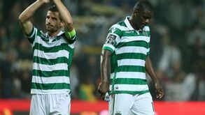 William assume braçadeira de Adrien