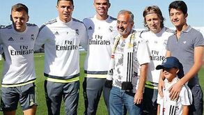 De mãos dadas com Cristiano Ronaldo