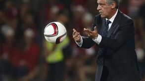 Fernando Santos assegura terceira fase final seguida