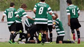 Sporting sofre mas bate Belenenses perto do fim