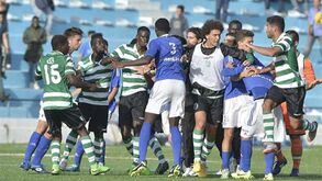 Belenenses-Sporting: Futebol acaba em boxe