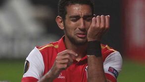 Shikabala sensibilizado com lágrimas de Hassan