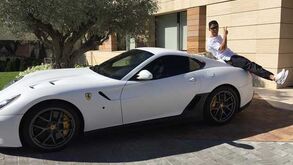 Ronaldo exibe um Ferrari 599 GTO 