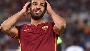 Venda de apitos sobe em Florença na visita de Salah