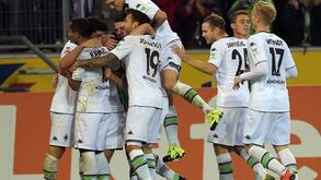 Schalke 04 derrotado em Moenchengladbach